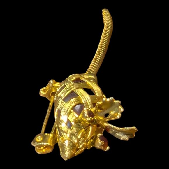 Vintage 1960's Gold Tone Mouse Pin Red Rhinestone Eyes Woven Body w/ Moving Tail - Picture 2 of 7